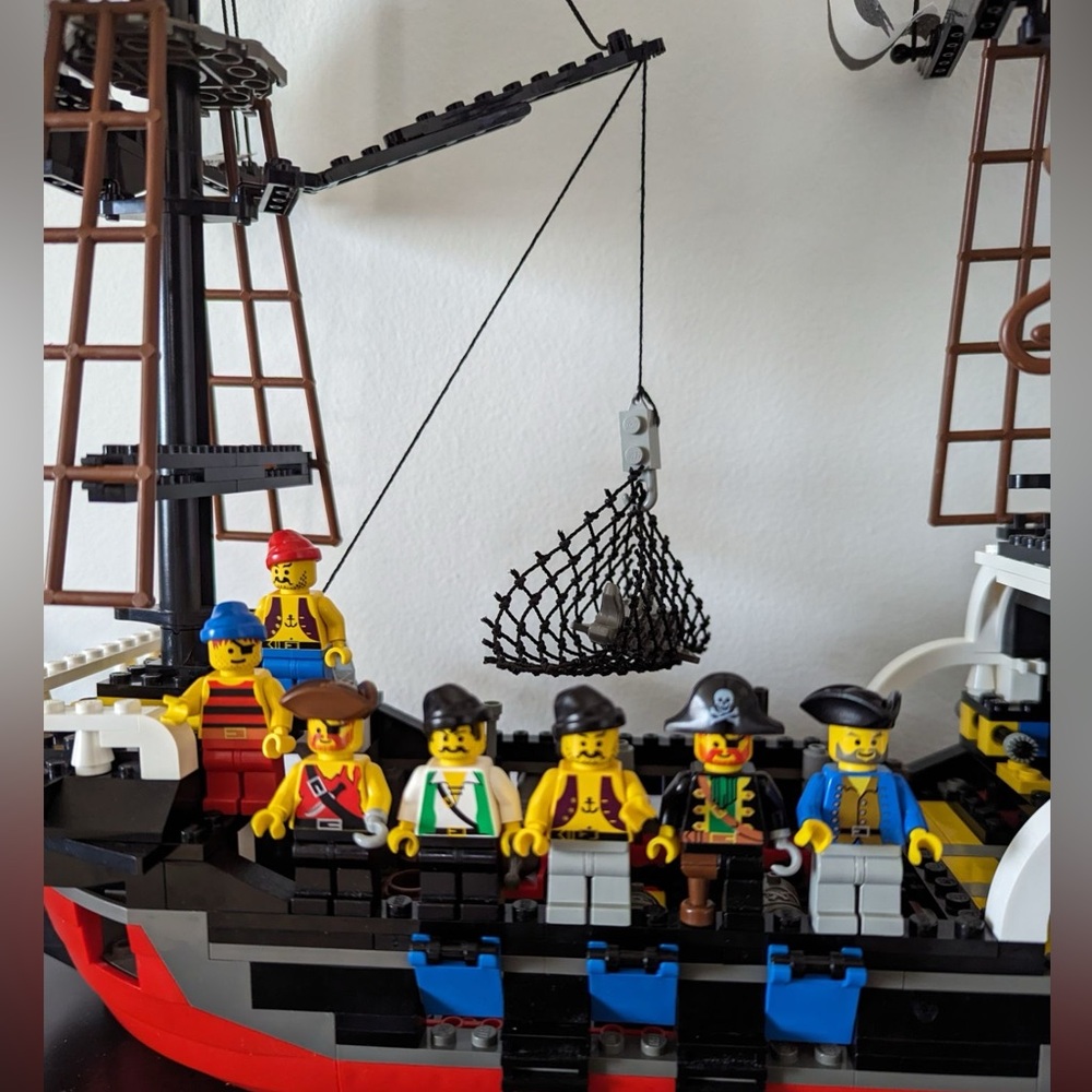 SOLD -Follow my closet for more great Lego sets